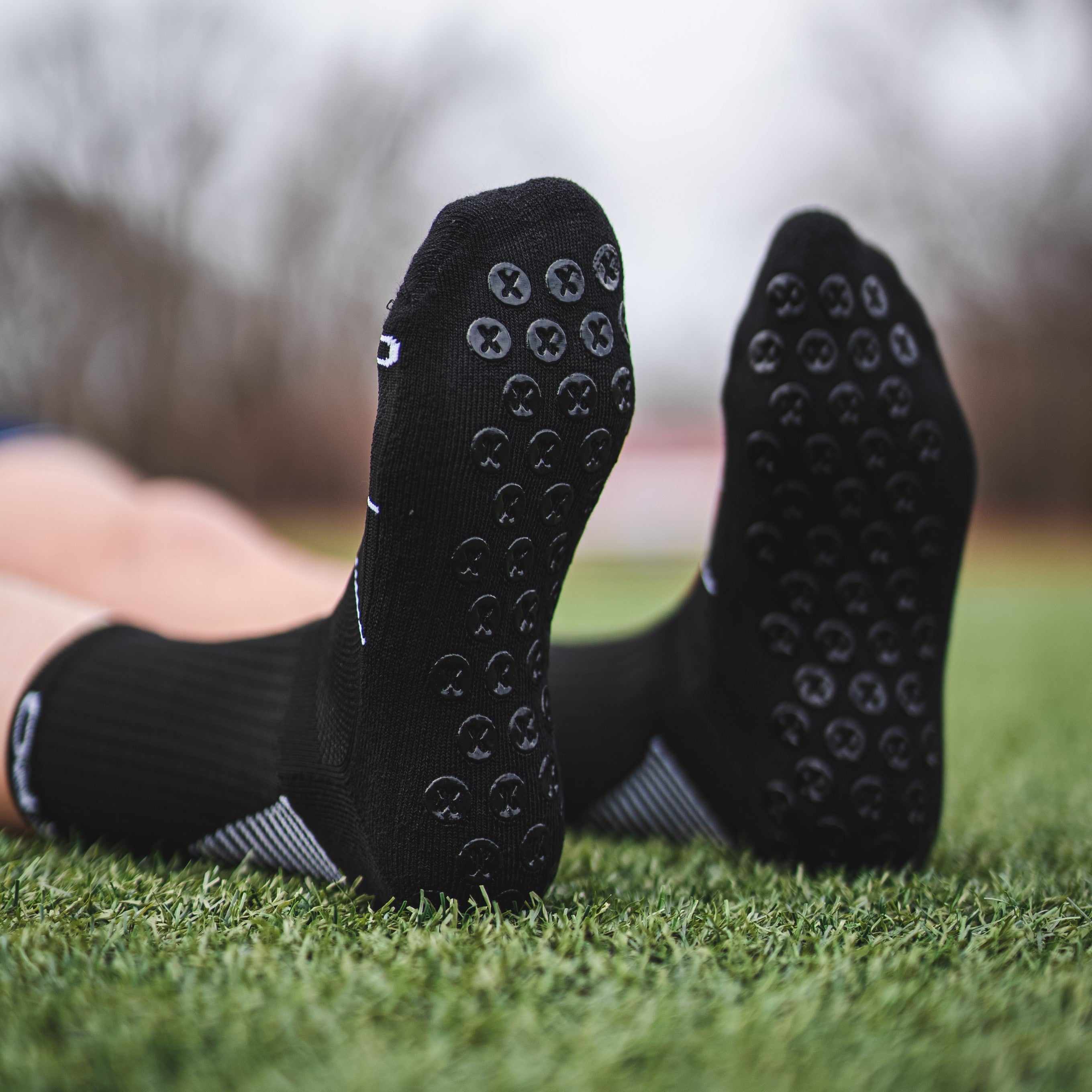 Maestro Grip Socks – Anti-Slip Socks for Men – Football, Basketball,  Hockey, Soccer Non-Slip Socks : : Clothing, Shoes & Accessories